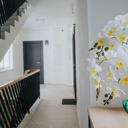 Charlotte Apartment - 2Bedrooms W Parking Near Nymphaea Oradea Exterior foto