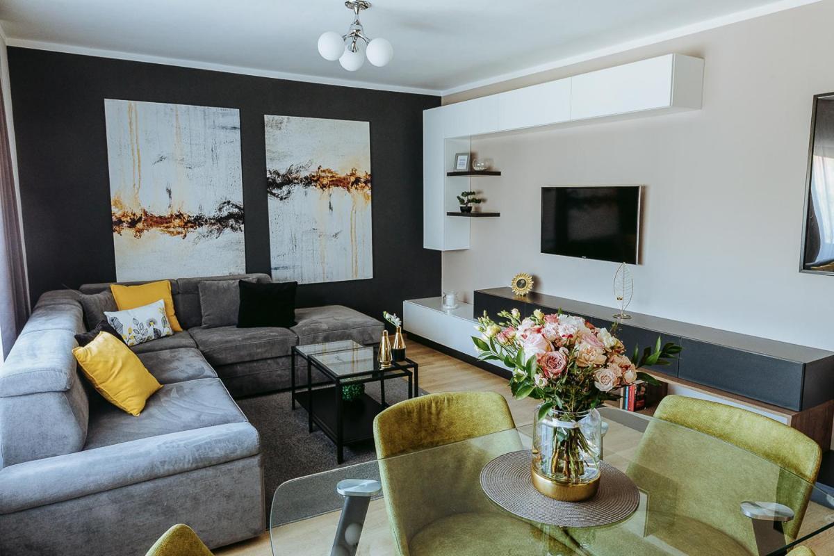 Charlotte Apartment - 2Bedrooms W Parking Near Nymphaea Oradea Exterior foto
