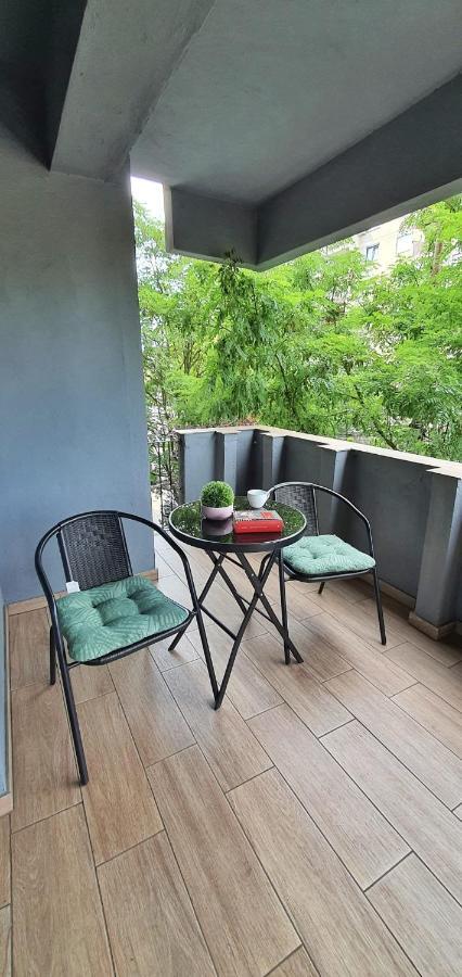 Charlotte Apartment - 2Bedrooms W Parking Near Nymphaea Oradea Exterior foto